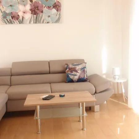 Jadranka Apartment *